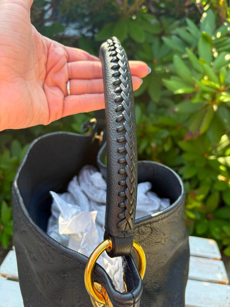 Louis Vuitton Monogram Empreinte Artsy MM