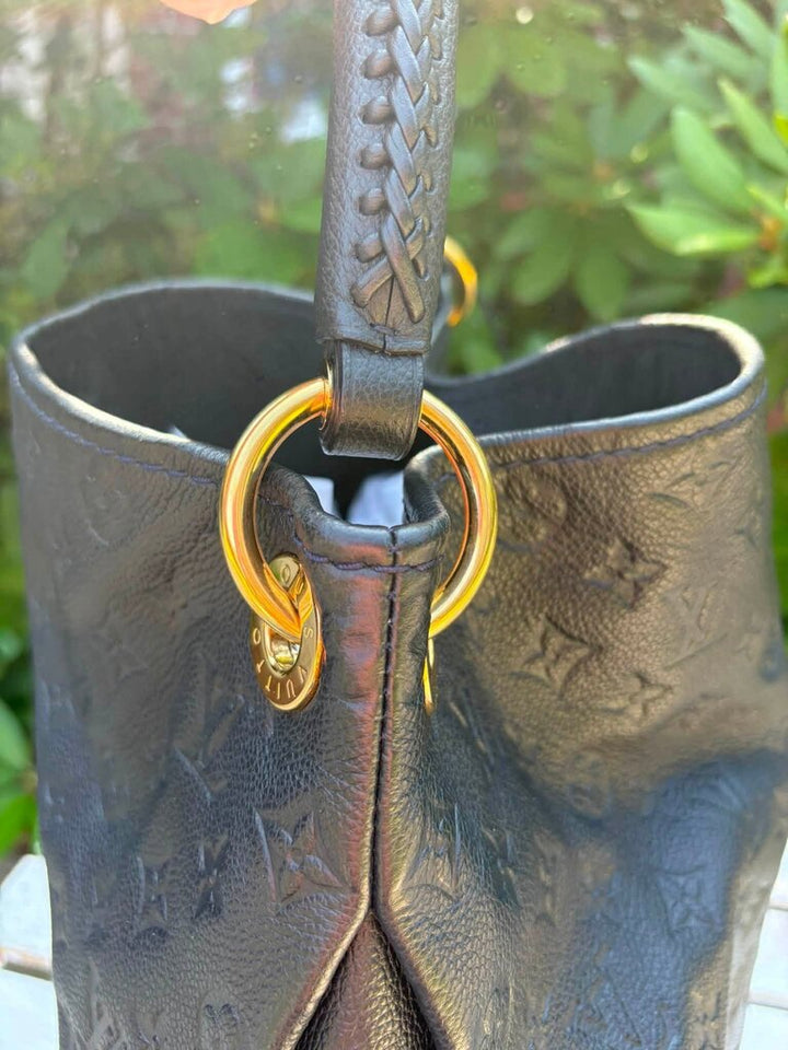 Louis Vuitton Monogram Empreinte Artsy MM