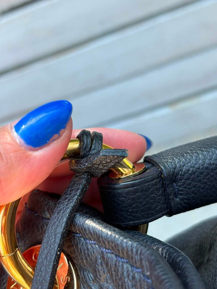Louis Vuitton Monogram Empreinte Artsy MM