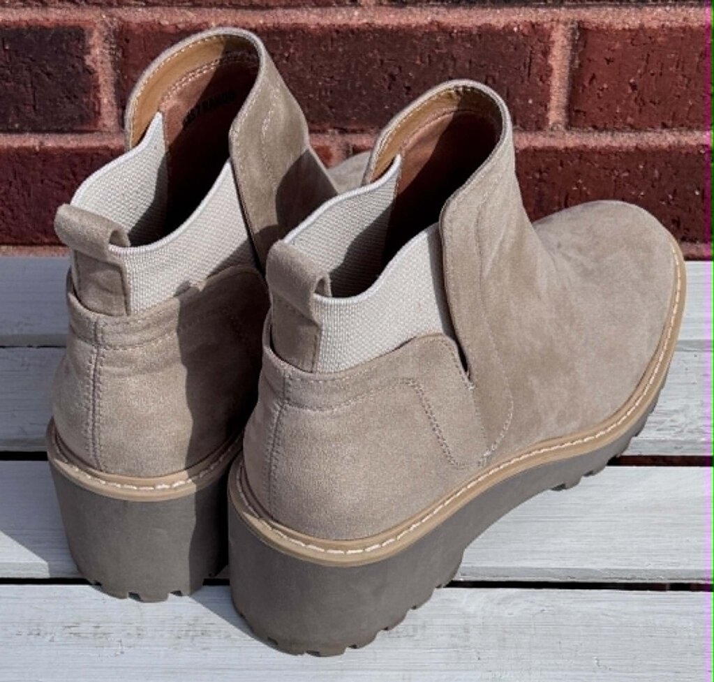 Dolce Vita Rielle Lug Hiker Ankle Boots - Size 7