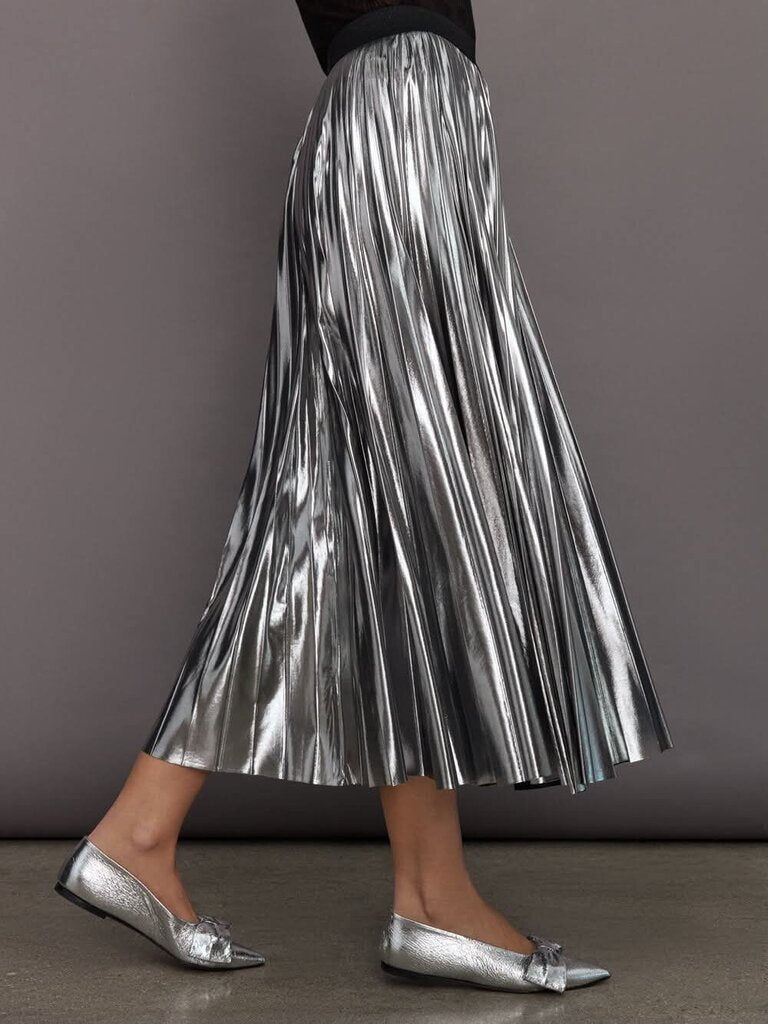 Carbon 38 NWT Metallic Pleated Skirt - Size Medium(Retails $138)