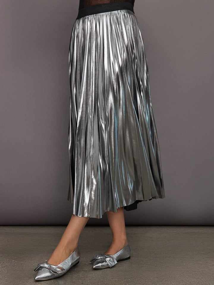 Carbon 38 NWT Metallic Pleated Skirt - Size Medium(Retails $138)