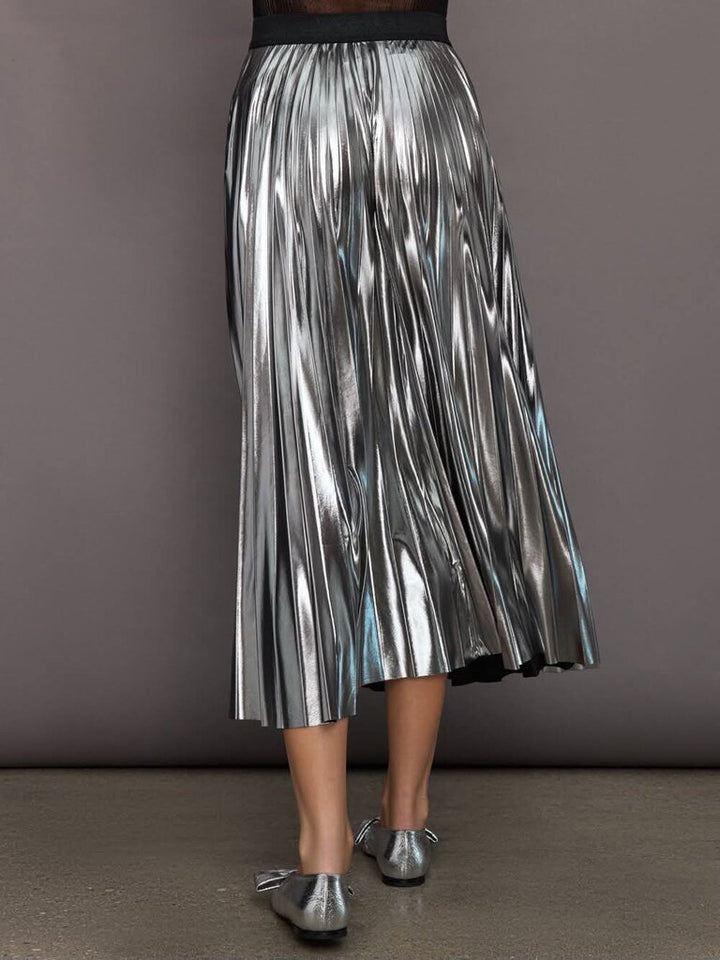 Carbon 38 NWT Metallic Pleated Skirt - Size Medium(Retails $138)