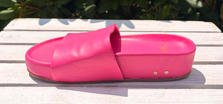 Beek Gallito Slides - Size 6 (Retails for $260)