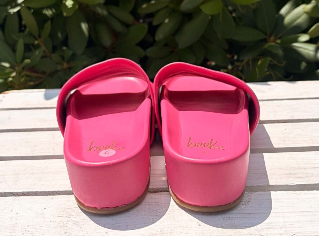 Beek Gallito Slides - Size 6 (Retails for $260)