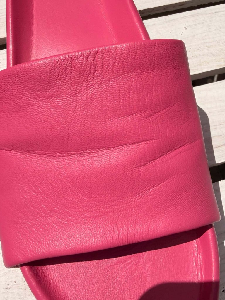 Beek Gallito Slides - Size 6 (Retails for $260)