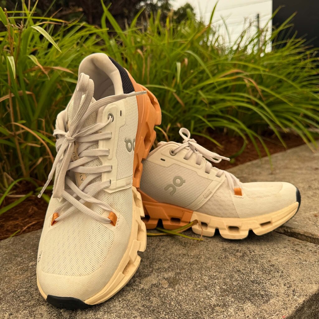 On CloudFlyer 4 Sneaker- Size 7.5 – Chic Boutique Consignments