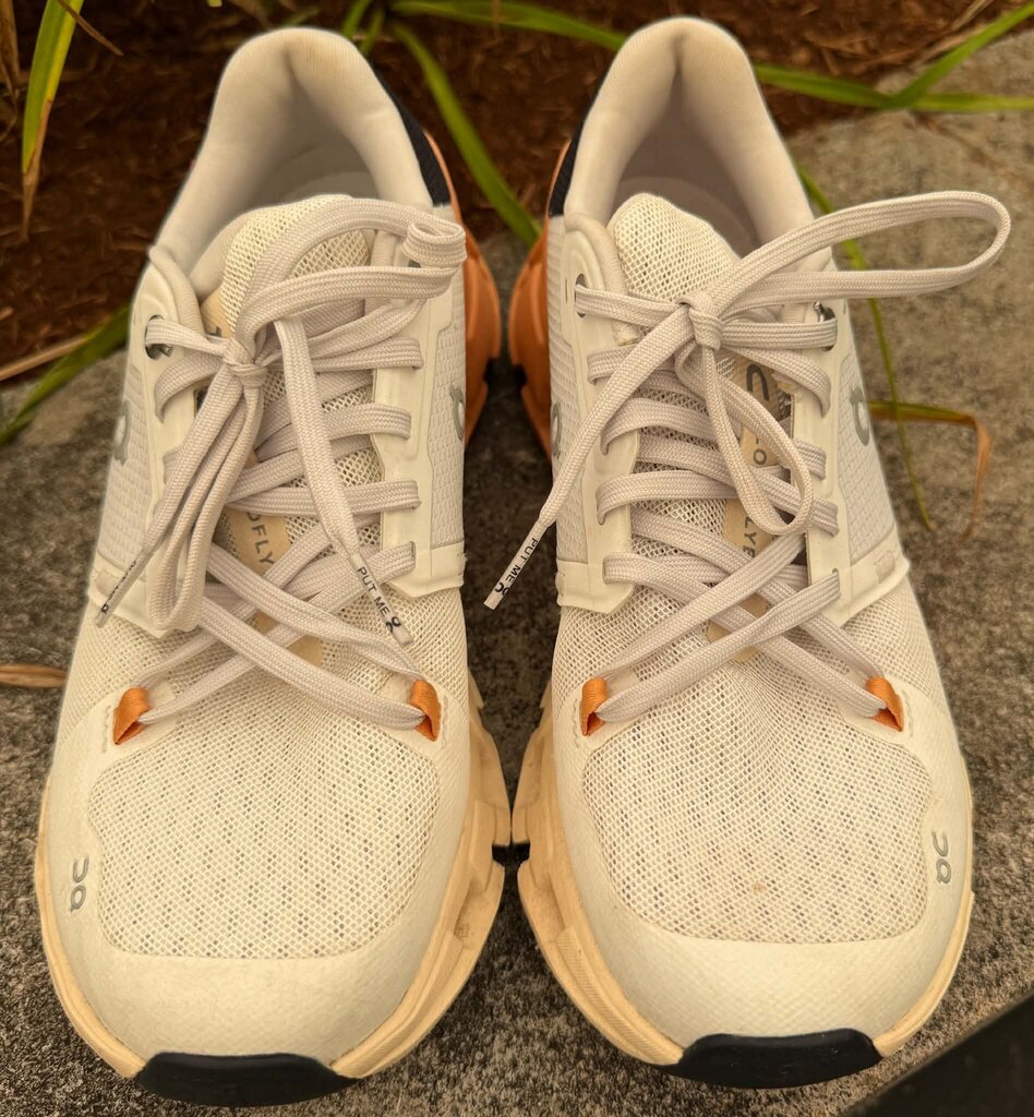 On CloudFlyer 4 Sneaker- Size 7.5