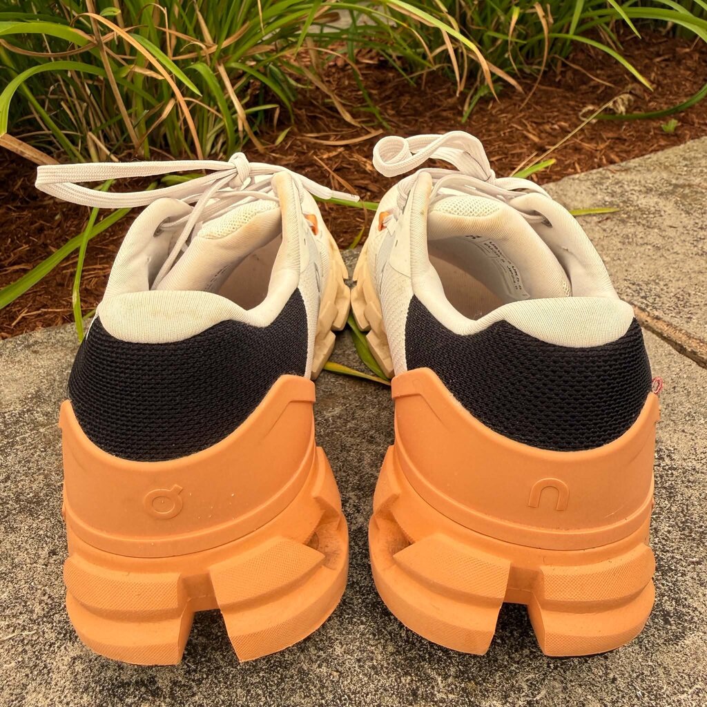 On CloudFlyer 4 Sneaker- Size 7.5