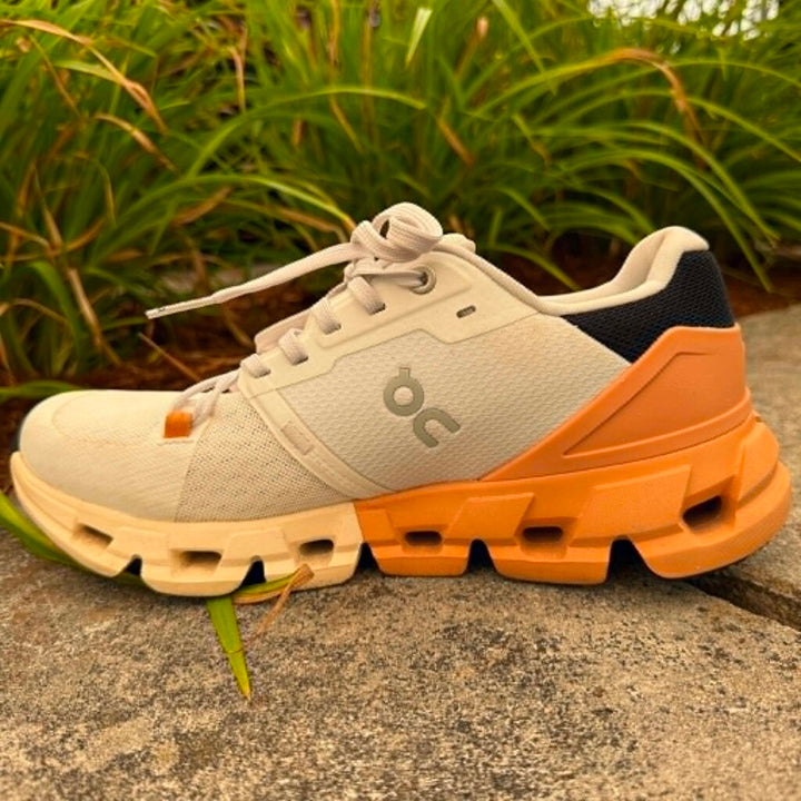 On CloudFlyer 4 Sneaker- Size 7.5