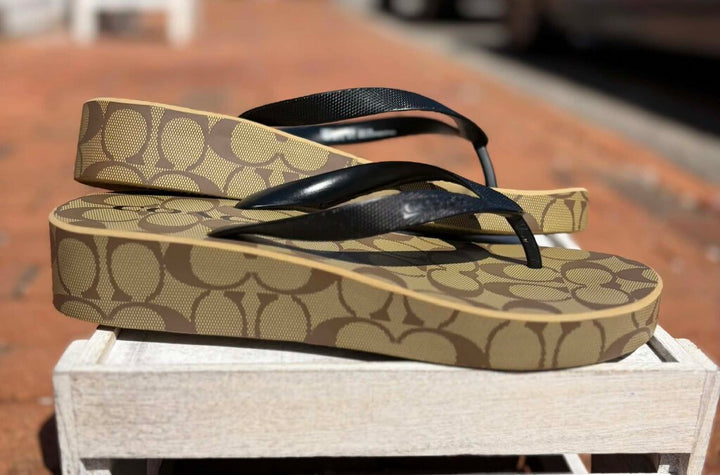 Coach Lynn Wedge Flip-Flop Sandals - Size 10