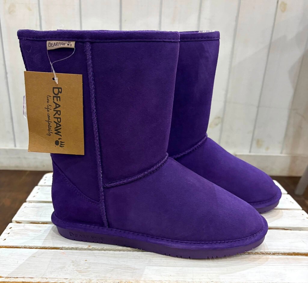 Bearpaw NWT Emma Short Boot - Size 10