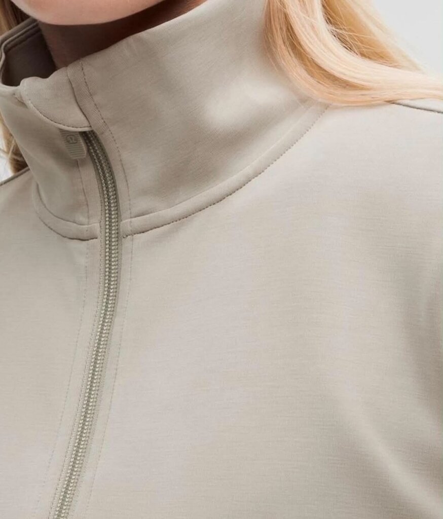 LuLulemon Brushed Softstreme Half Zip NWT - Size 8