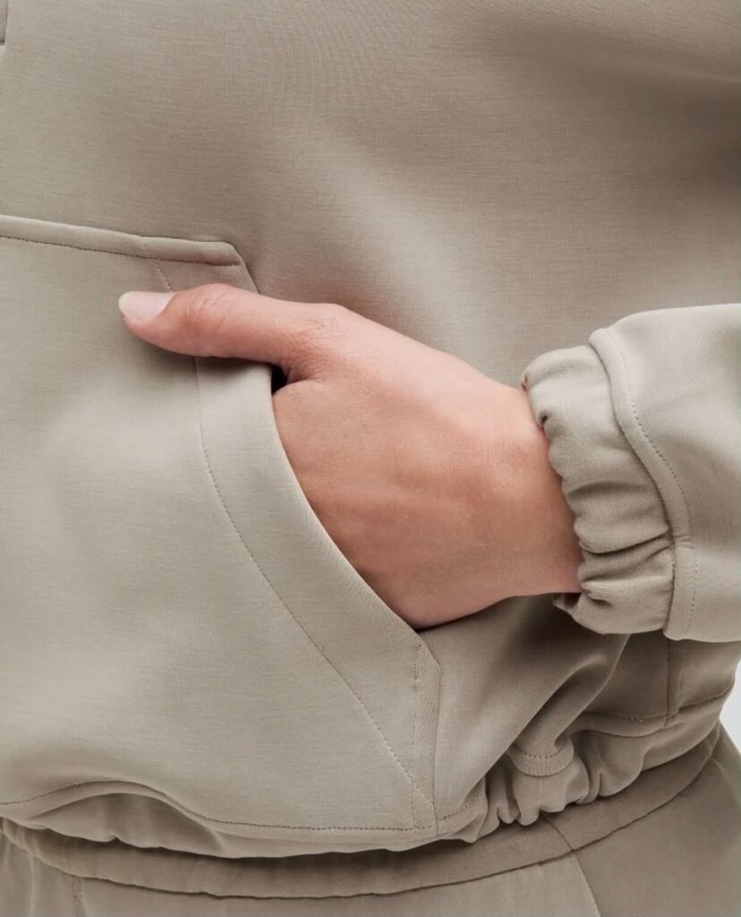 LuLulemon Brushed Softstreme Half Zip NWT - Size 8