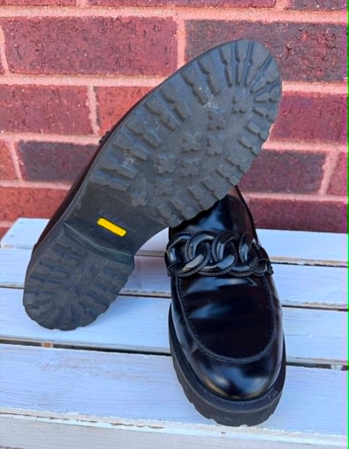 Cole Haan Glossy Geneva Chain Loafers - Size 8.5