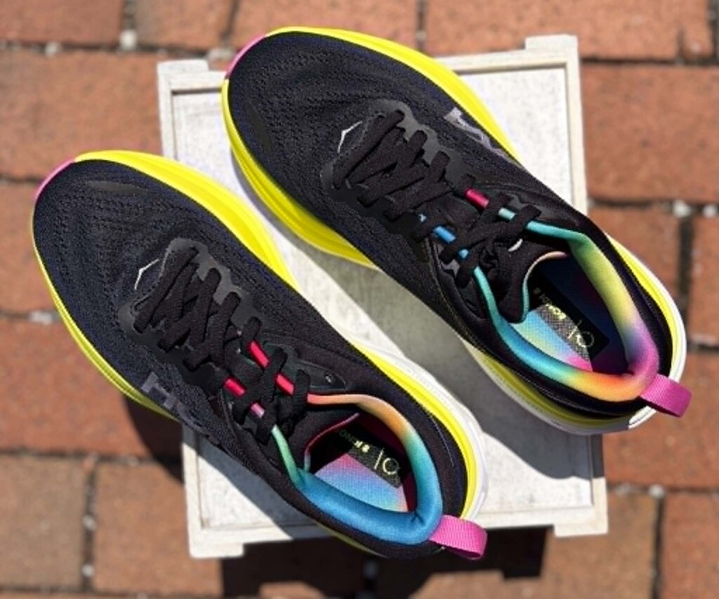 Hoka Women's Bondi 8 Sneakers - Size 6