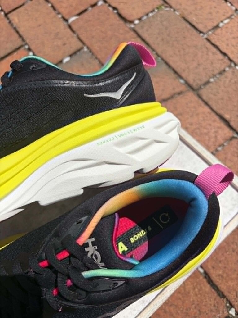 Hoka Women's Bondi 8 Sneakers - Size 6