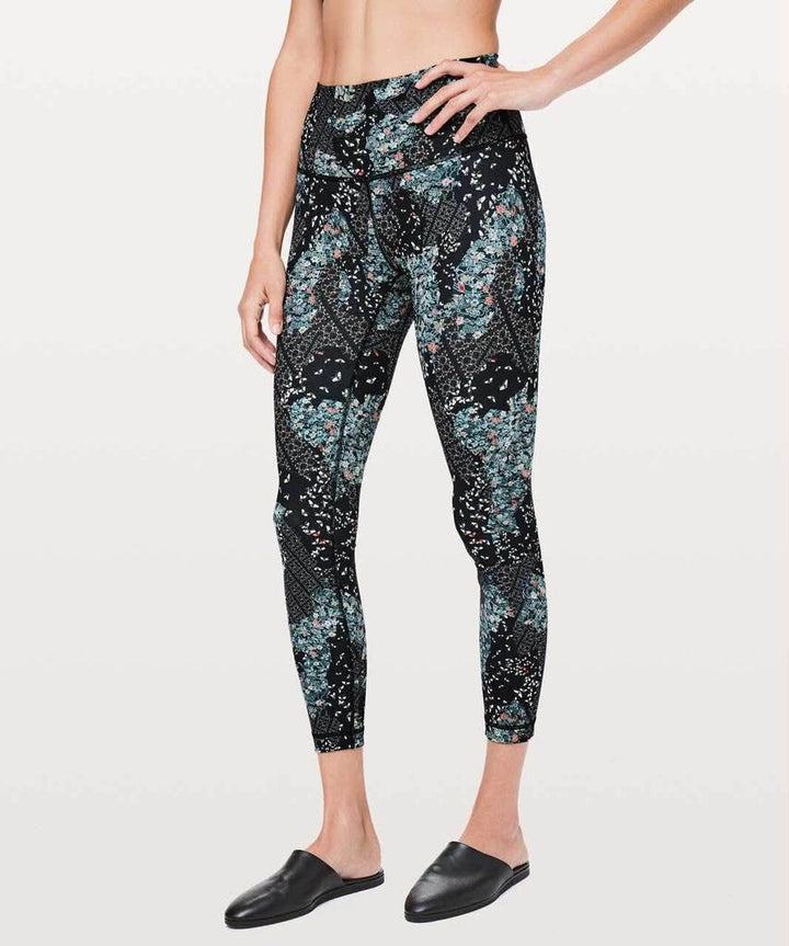 Lululemon Wunder Under Hi-Rise 7/8 Tight *25" in Assemblage Alpine White Multi - Size 4