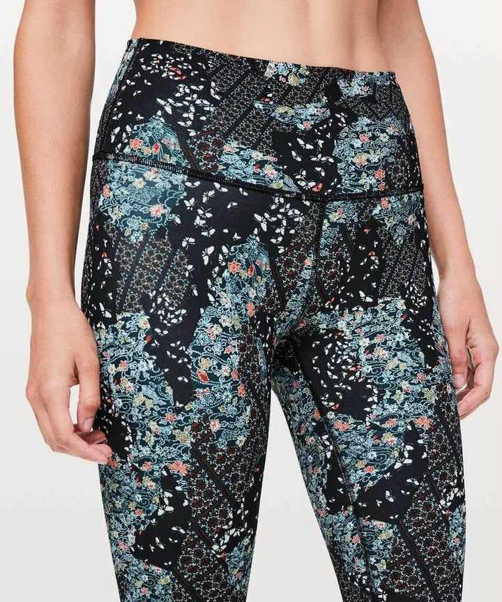 Lululemon Wunder Under Hi-Rise 7/8 Tight *25" in Assemblage Alpine White Multi - Size 4