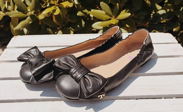 Tory Burch Divine Bow Leather Flats - Size 7.5