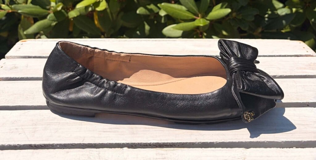 Tory Burch Divine Bow Leather Flats - Size 7.5
