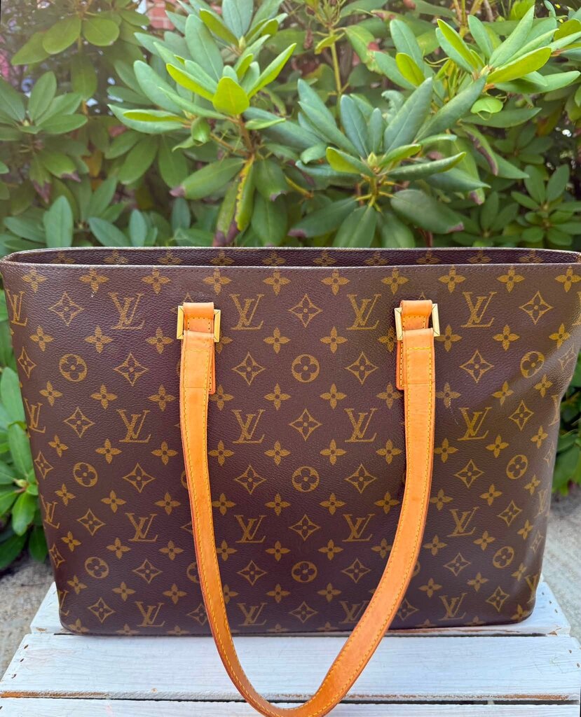 Louis Vuitton Vintage Monogram Luca