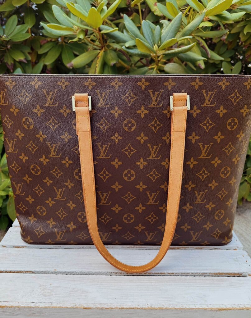 Louis Vuitton Vintage Monogram Luca