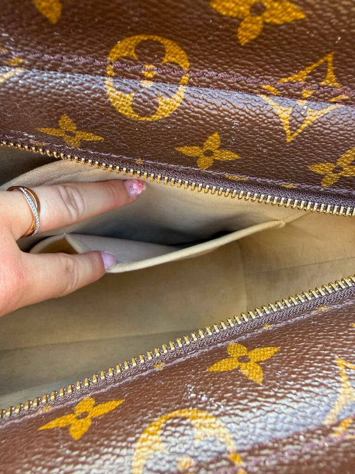 Louis Vuitton Vintage Monogram Luca