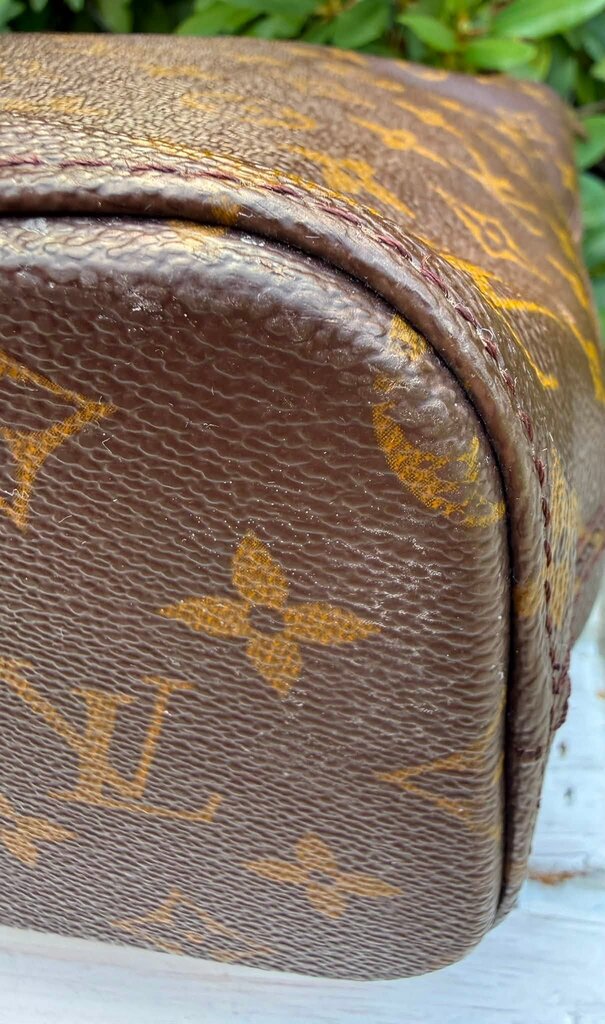 Louis Vuitton Vintage Monogram Luca