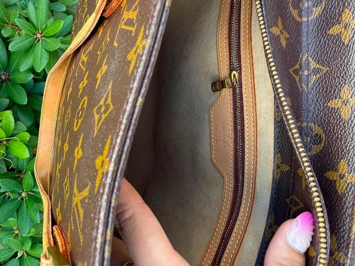 Louis Vuitton Vintage Monogram Luca
