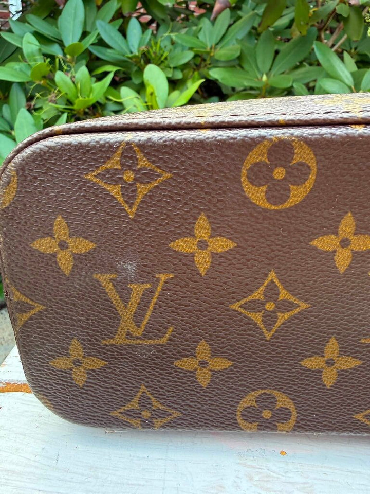 Louis Vuitton Vintage Monogram Luca