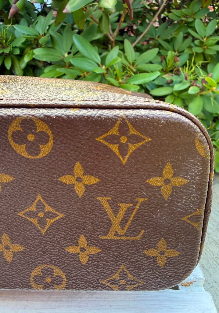 Louis Vuitton Vintage Monogram Luca