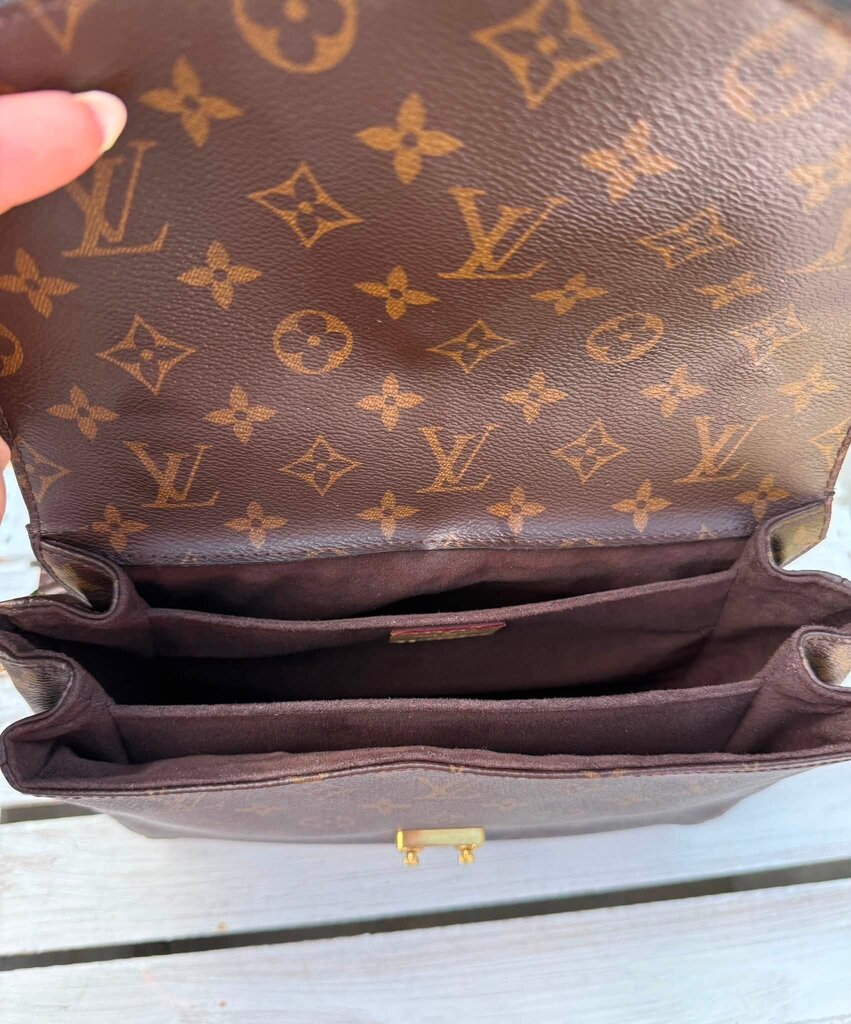 Louis Vuitton Monogram Pochette Metis (Retails for $2,840)