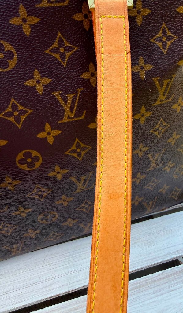 Louis Vuitton Vintage Monogram Luca