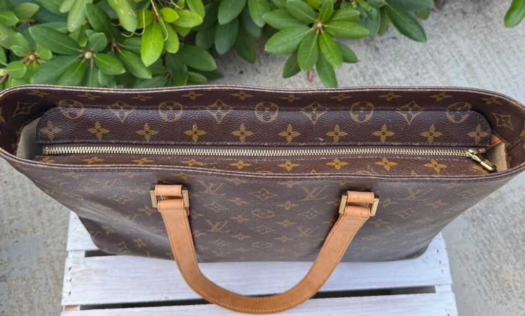 Louis Vuitton Vintage Monogram Luca