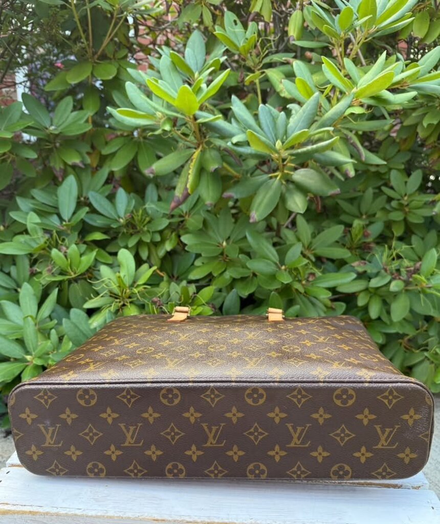 Louis Vuitton Vintage Monogram Luca