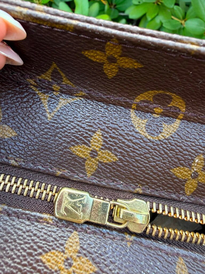 Louis Vuitton Vintage Monogram Luca