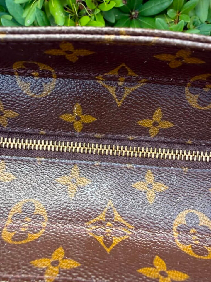 Louis Vuitton Vintage Monogram Luca