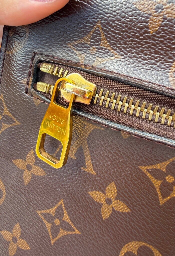 Louis Vuitton Monogram Pochette Metis (Retails for $2,840)