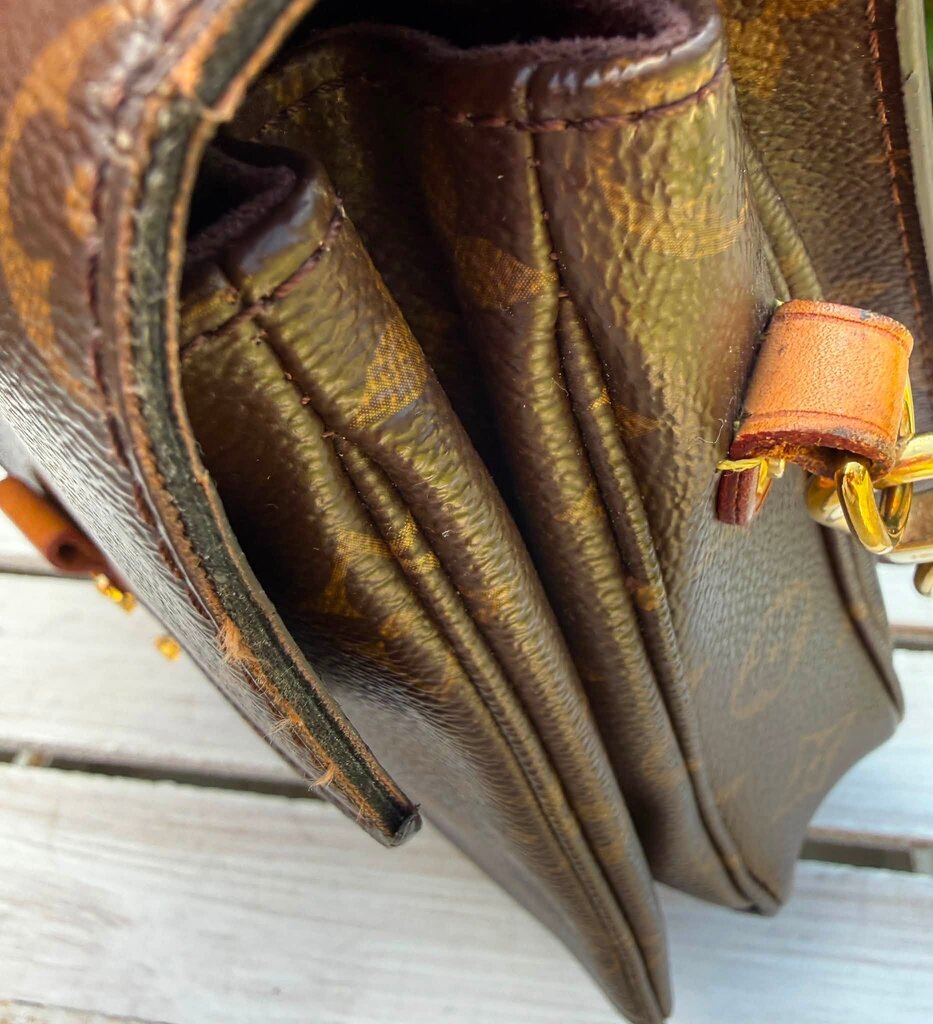 Louis Vuitton Monogram Pochette Metis (Retails for $2,840)