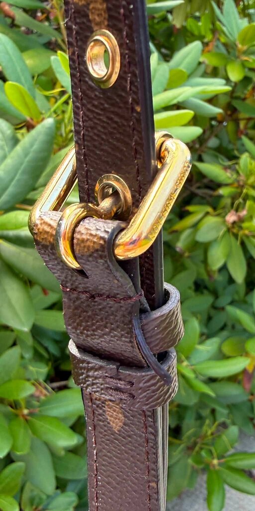 Louis Vuitton Monogram Pochette Metis (Retails for $2,840)