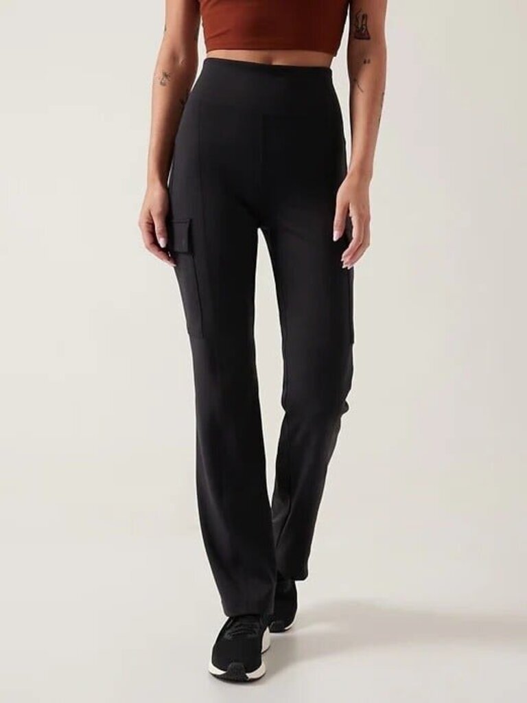 Athleta Delancey Straight Cargo Pants - Size Large (Retails for $114)