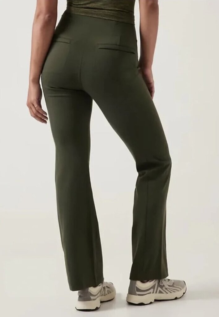 Athleta Delancey Straight Cargo Pants - Size Large (Retails for $114)