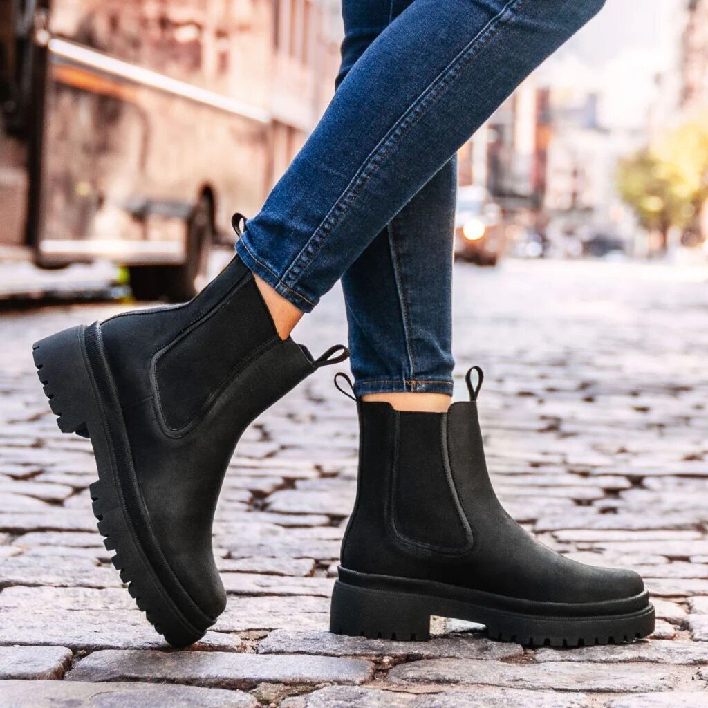 Thursday Everyday NIB Legend Platform Boots in Matte Black - Size 7 (Retails for $168)
