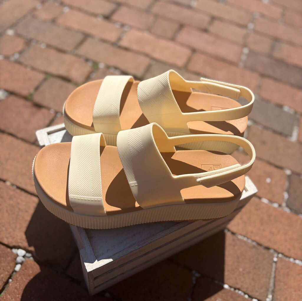 Reef Water Vista Higher Platform Sandals - Size 9
