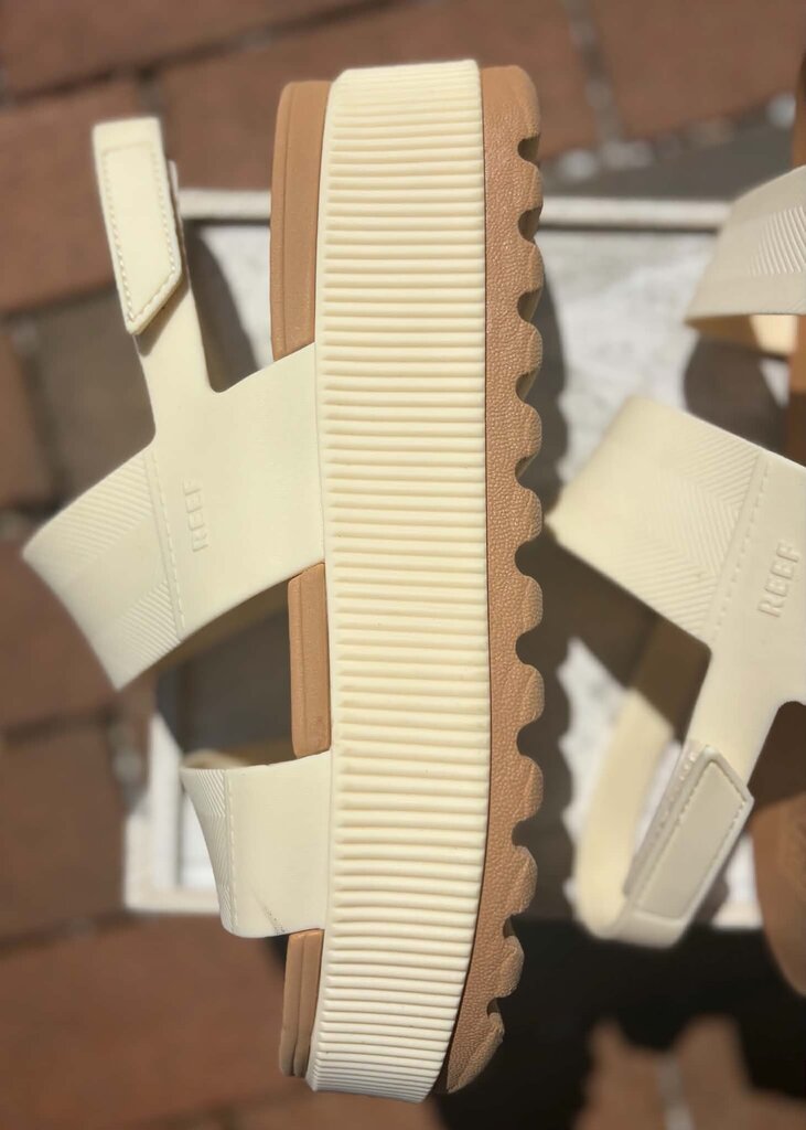 Reef Water Vista Higher Platform Sandals - Size 9