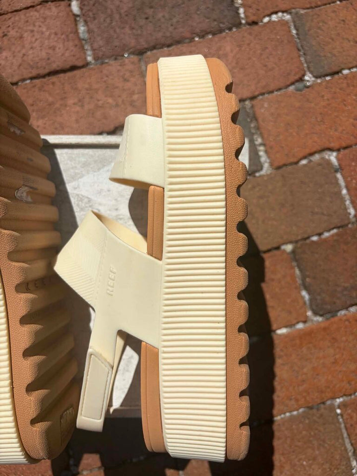Reef Water Vista Higher Platform Sandals - Size 9