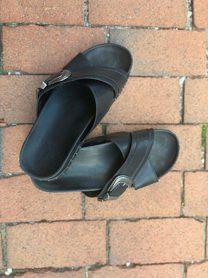 Frye Lily Western Criss Cross Leather Sandals - Size 9.5