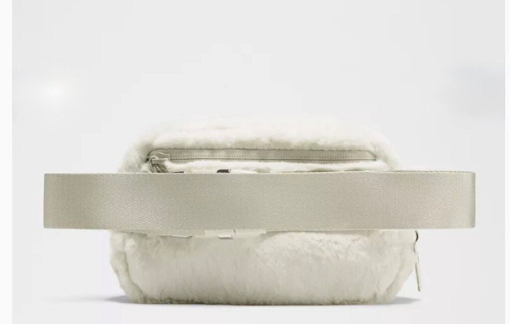 Lululemon Everywhere Belt Bag Plush Fleece
