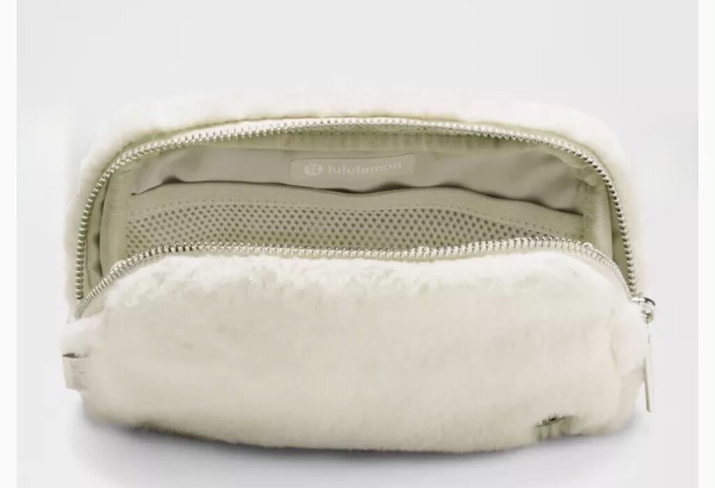 Lululemon Everywhere Belt Bag Plush Fleece